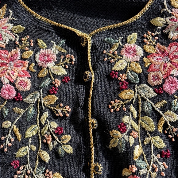 The Unbranded Brand Sweaters - Vintage 90s Black Floral Embroidered Cotton/Ramie Cardigan — XL/L —Cottagecore